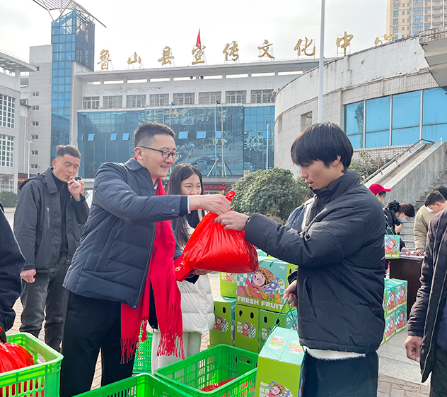 暖冬传爱｜《过春节·走亲戚》公益行，以微光之力，护少年向阳